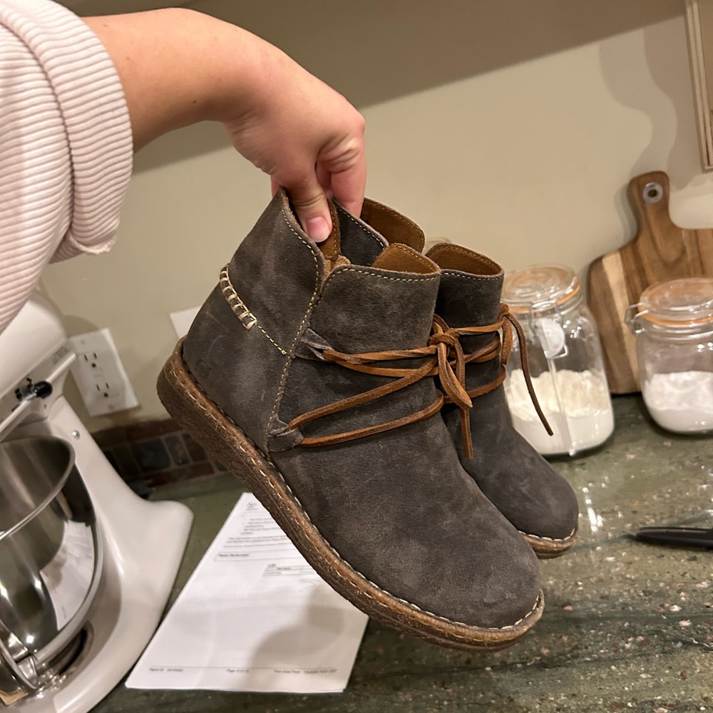 ‘Calyn’ booties